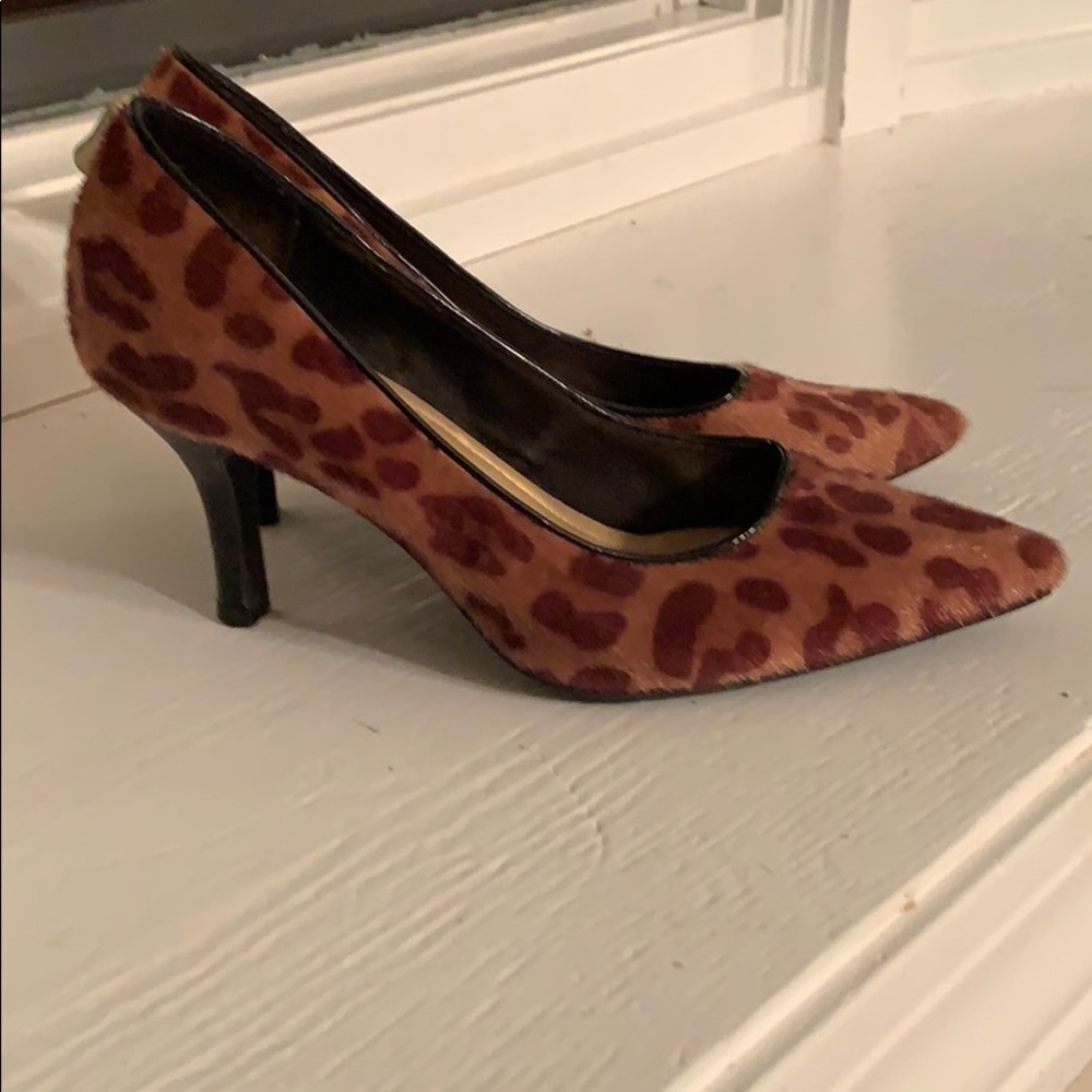 Comfort plus by Predictions faux fur heels